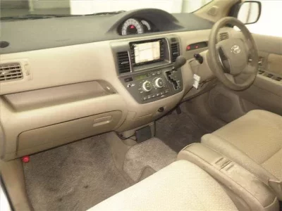 Toyota RAUM  с аукциона в Японии