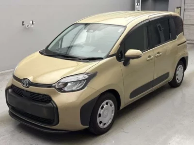 Toyota SIENTA  с аукциона в Японии