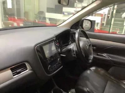 Mitsubishi OUTLANDER PHEV