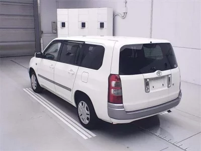 Toyota SUCCEED  с аукциона в Японии