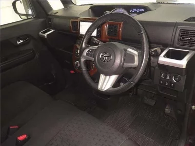 Toyota PIXIS MEGA  с аукциона в Японии