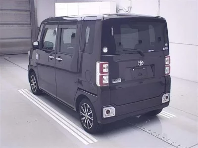 Toyota PIXIS MEGA  с аукциона в Японии