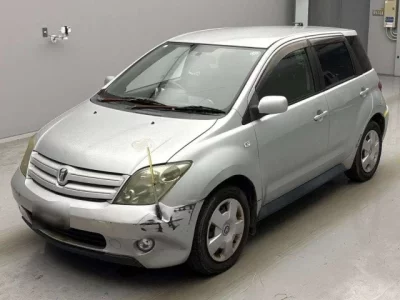 Toyota IST  с аукциона в Японии