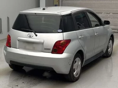 Toyota IST  с аукциона в Японии