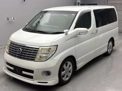 Nissan ELGRAND  с аукциона в Японии