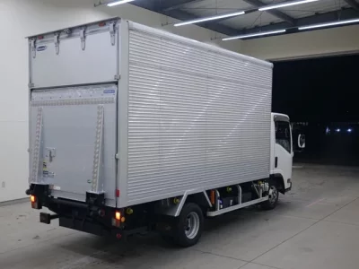 Isuzu ELF  с аукциона в Японии