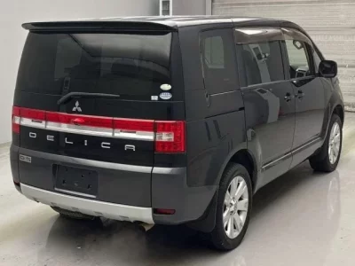 Mitsubishi DELICA D5
