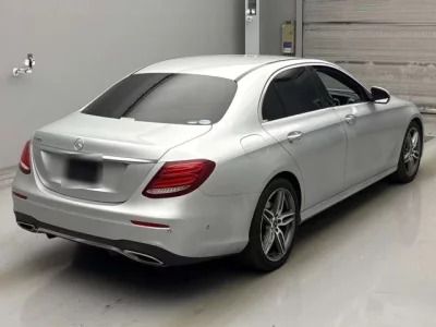 Mercedes-Benz E CLASS  с аукциона в Японии