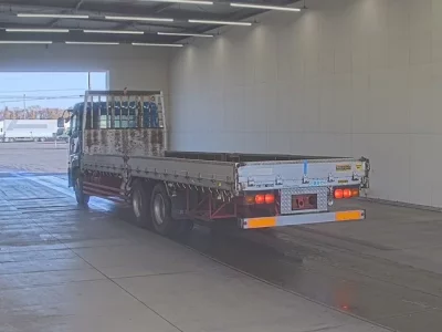 Nissan QUON  с аукциона в Японии