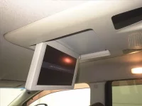 Nissan ELGRAND лот № 70375 оценка 3.5  с аукциона в Японии 6