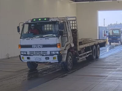 Isuzu TRUCK