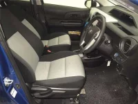 Toyota AQUA лот № 70417 оценка 3.5  с аукциона в Японии 4