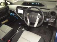 Toyota AQUA лот № 70417 оценка 3.5  с аукциона в Японии 2