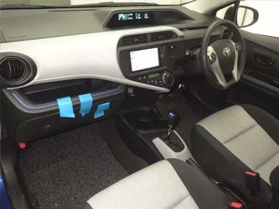 Toyota AQUA  с аукциона в Японии