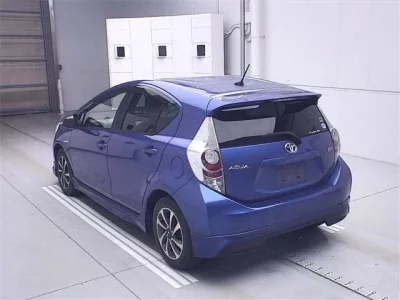 Toyota AQUA  с аукциона в Японии