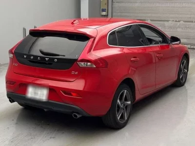 Volvo V40  с аукциона в Японии