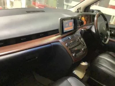 Nissan ELGRAND  с аукциона в Японии