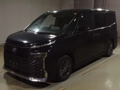 Toyota VOXY  с аукциона в Японии