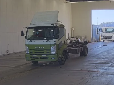 Isuzu FORWARD  с аукциона в Японии