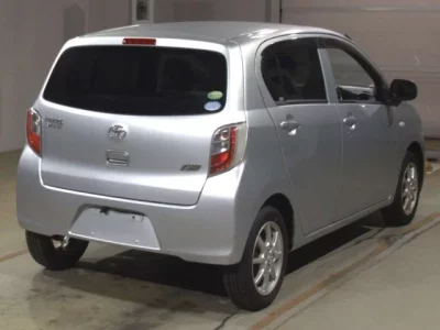 Toyota PIXIS EPOCH  с аукциона в Японии