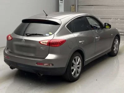 Nissan SKYLINE CROSSOVER