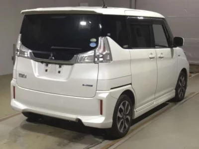 Mitsubishi DELICA D2  с аукциона в Японии