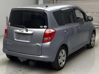 Toyota RACTIS  с аукциона в Японии