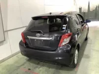 Toyota VITZ лот № 3077 оценка 3.5  с аукциона в Японии 1