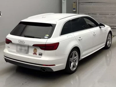 Audi A4  с аукциона в Японии