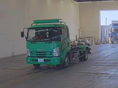 Isuzu FORWARD  с аукциона в Японии