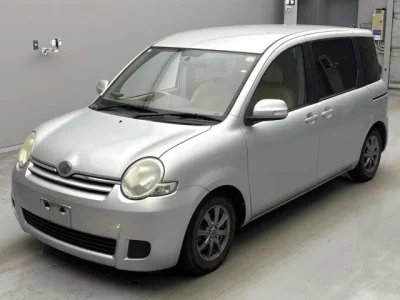 Toyota SIENTA  с аукциона в Японии