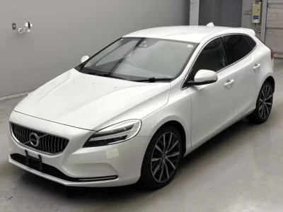 Volvo V40  с аукциона в Японии