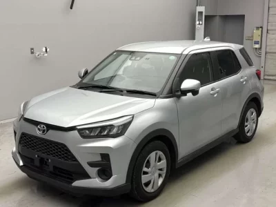 Toyota RAIZE  с аукциона в Японии