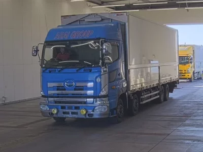 Hino TRUCK