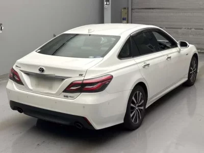 Toyota CROWN  с аукциона в Японии