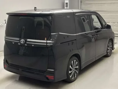Toyota VOXY  с аукциона в Японии