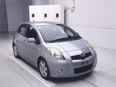 Toyota VITZ  с аукциона в Японии