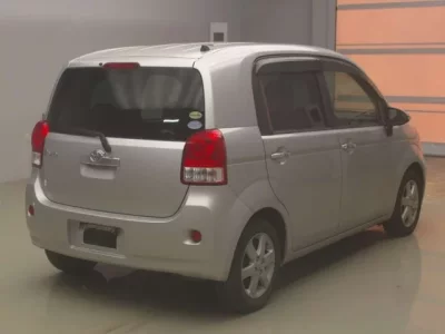 Toyota PORTE  с аукциона в Японии