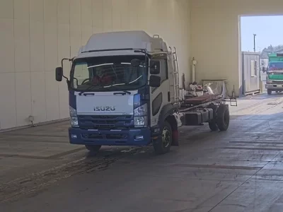 Isuzu FORWARD  с аукциона в Японии