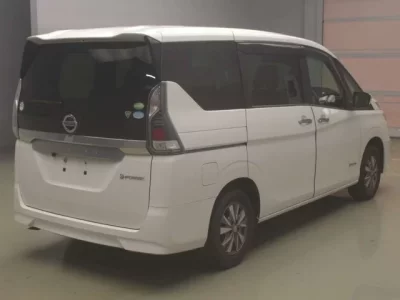 Nissan SERENA  с аукциона в Японии
