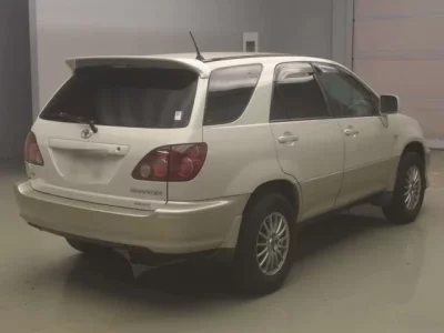 Toyota HARRIER  с аукциона в Японии