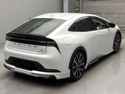Toyota PRIUS PHV  с аукциона в Японии