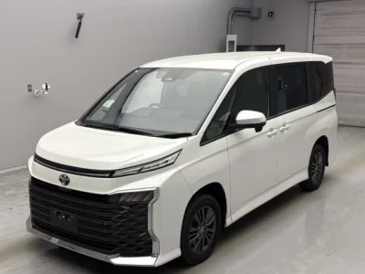 Toyota VOXY  с аукциона в Японии