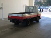 Hino DUTRO лот № 1557 оценка 3  с аукциона в Японии 1