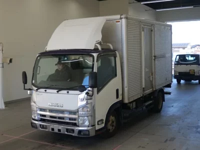 Isuzu ELF  с аукциона в Японии