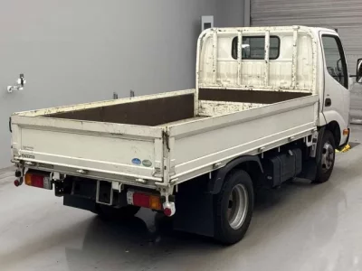 Toyota DYNA  с аукциона в Японии