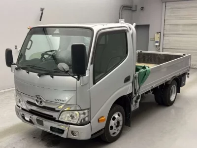 Toyota DYNA  с аукциона в Японии