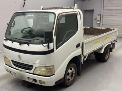 Toyota DYNA  с аукциона в Японии