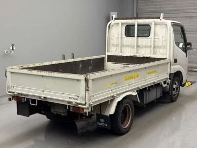 Toyota DYNA  с аукциона в Японии