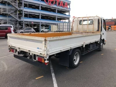 Toyota DYNA  с аукциона в Японии